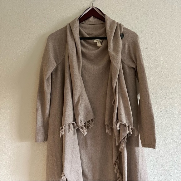 Matilda Jane Beige Come On Over Cardigan Size M Wrap Sweater Fringe Poncho - Picture 6 of 12